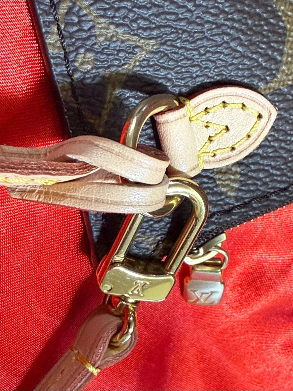 WOW POSHMARK Authentic Louis Vuitton Neverfull Monogram Pochette NWOT